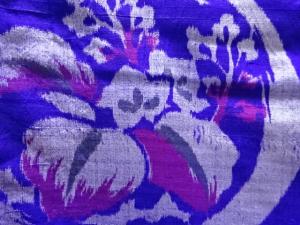 アンティーク　花丸文様織り出し銘仙着物